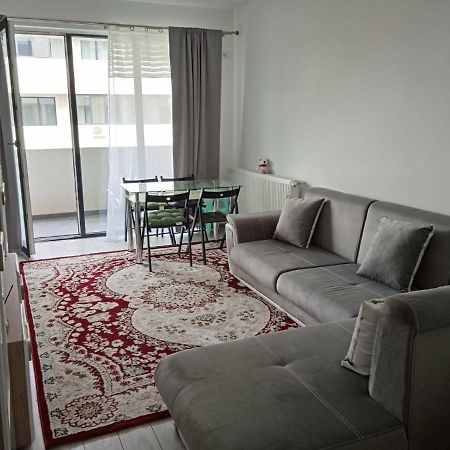 Deluxe 2 Bedroom Apartment With Balcony And Private Parking Bragadiru Екстериор снимка