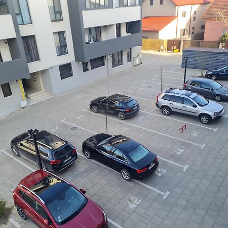 Deluxe 2 Bedroom Apartment With Balcony And Private Parking Bragadiru Екстериор снимка