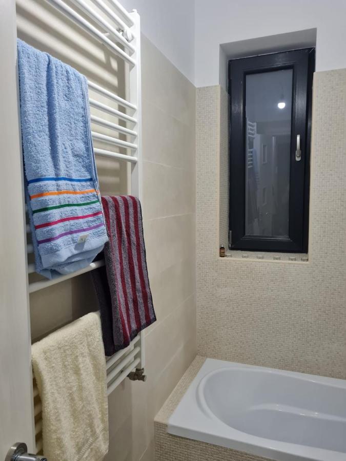 Deluxe 2 Bedroom Apartment With Balcony And Private Parking Bragadiru Екстериор снимка