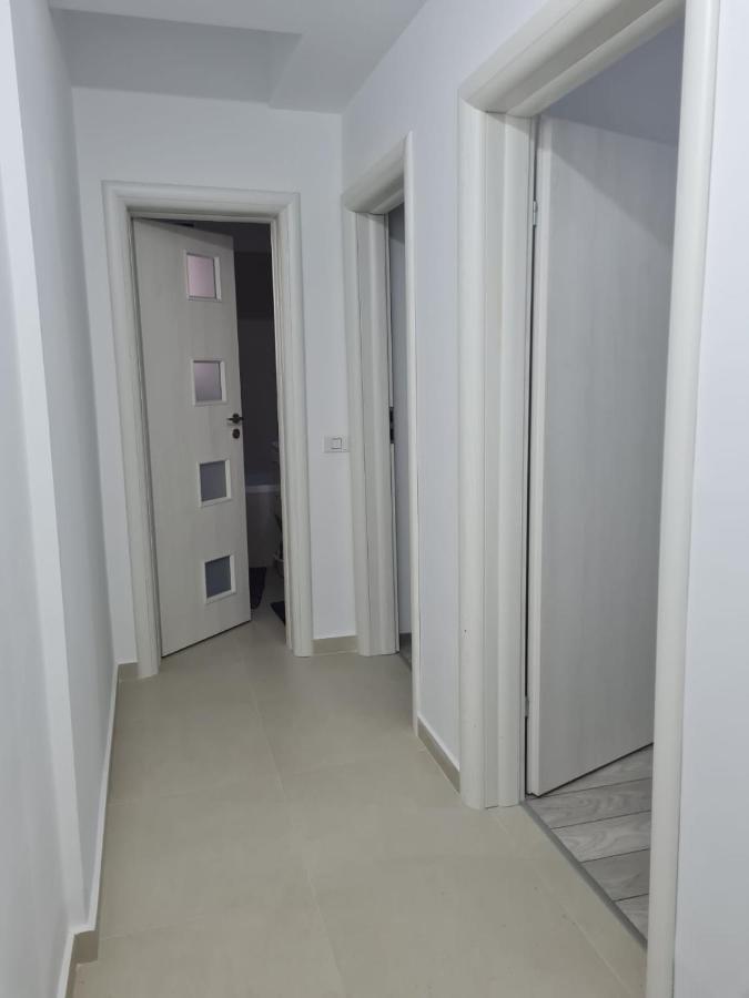 Deluxe 2 Bedroom Apartment With Balcony And Private Parking Bragadiru Екстериор снимка