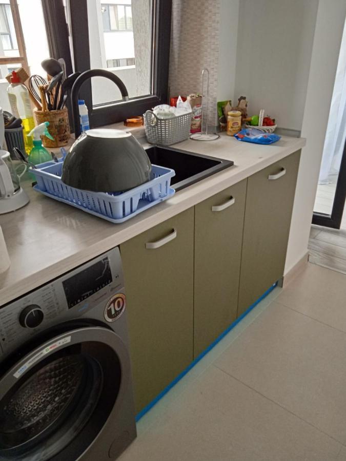 Deluxe 2 Bedroom Apartment With Balcony And Private Parking Bragadiru Екстериор снимка