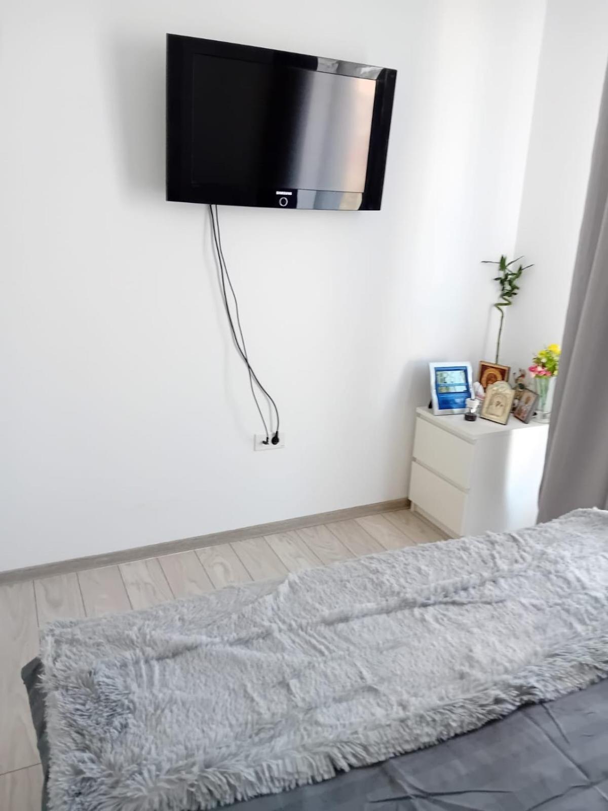 Deluxe 2 Bedroom Apartment With Balcony And Private Parking Bragadiru Екстериор снимка